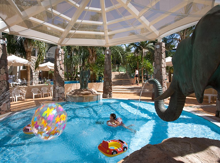 Agamim pool