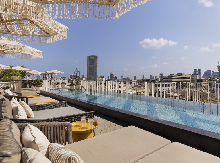 Alberto hotel pool